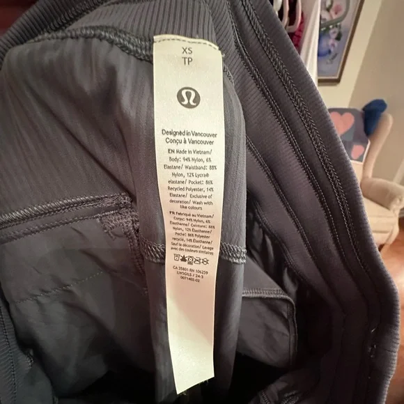 Lululemon Dance Studio Relaxed-Fit Mid-Rise Cargo Pant
Oil Grey - Picture 11 of 13